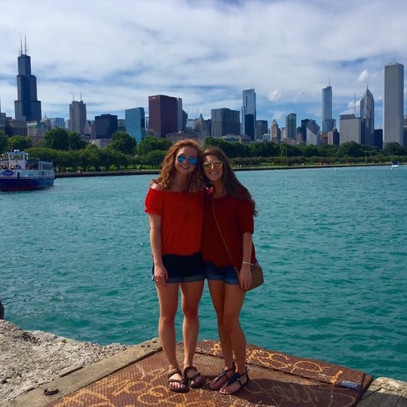 Meet your Posher, Kaitlen - Picture 4 of 5